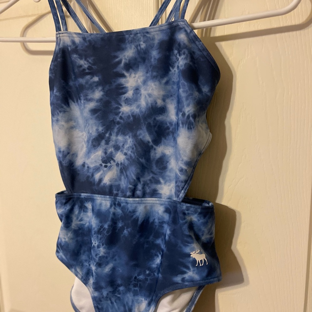 Girls bathing suit